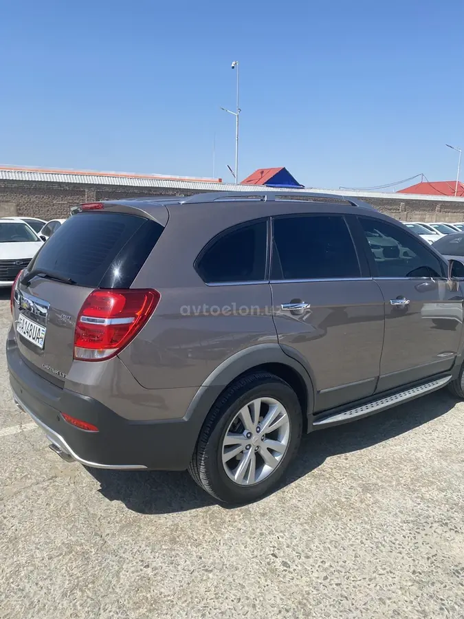 Chevrolet Captiva,  3 позиция