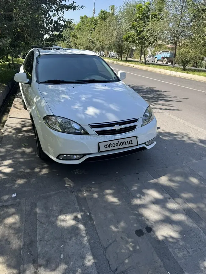 Chevrolet Gentra,  3 позиция