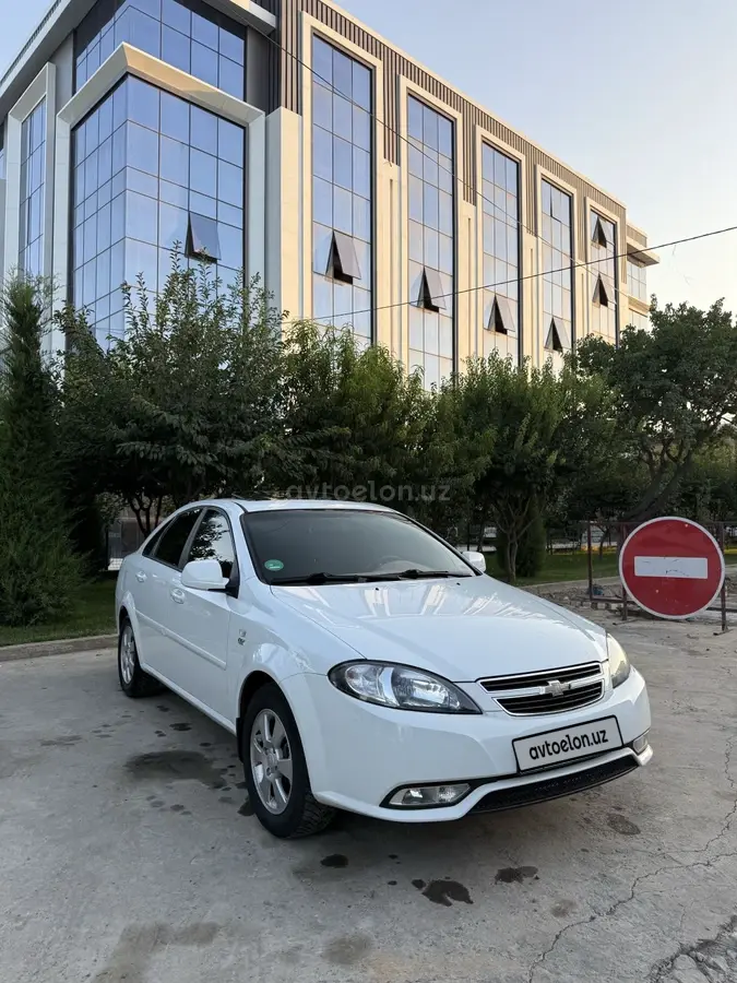 Chevrolet Gentra,  3 позиция