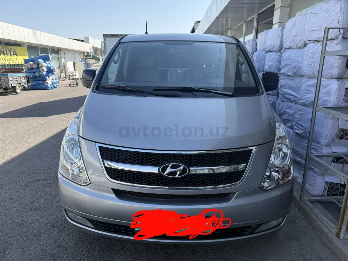 Hyundai Starex