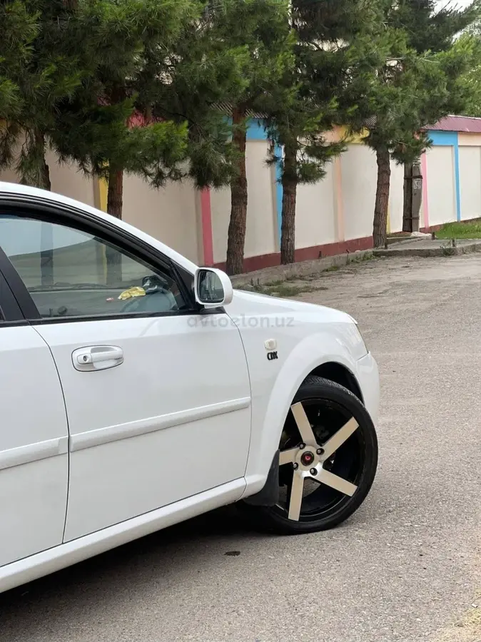Chevrolet Lacetti,  3 позиция
