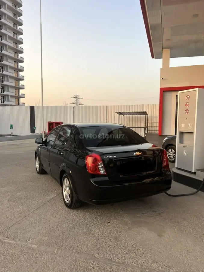 Chevrolet Gentra,  3 позиция