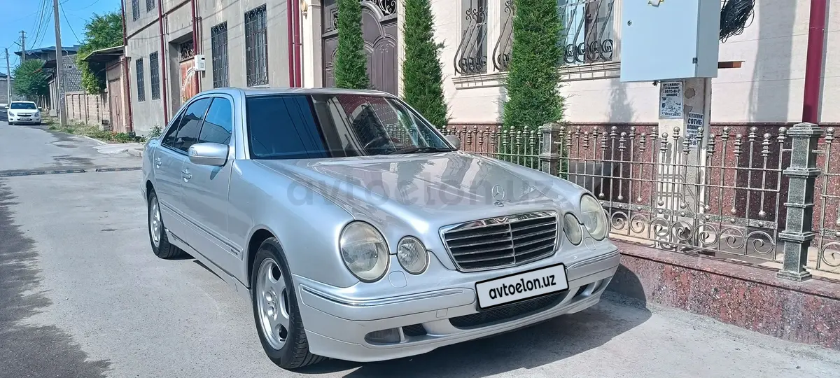 Mercedes-Benz E 200