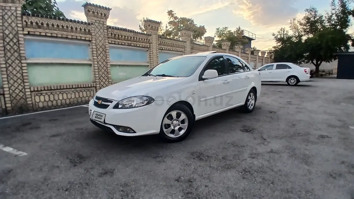 Chevrolet Gentra,  3 позиция