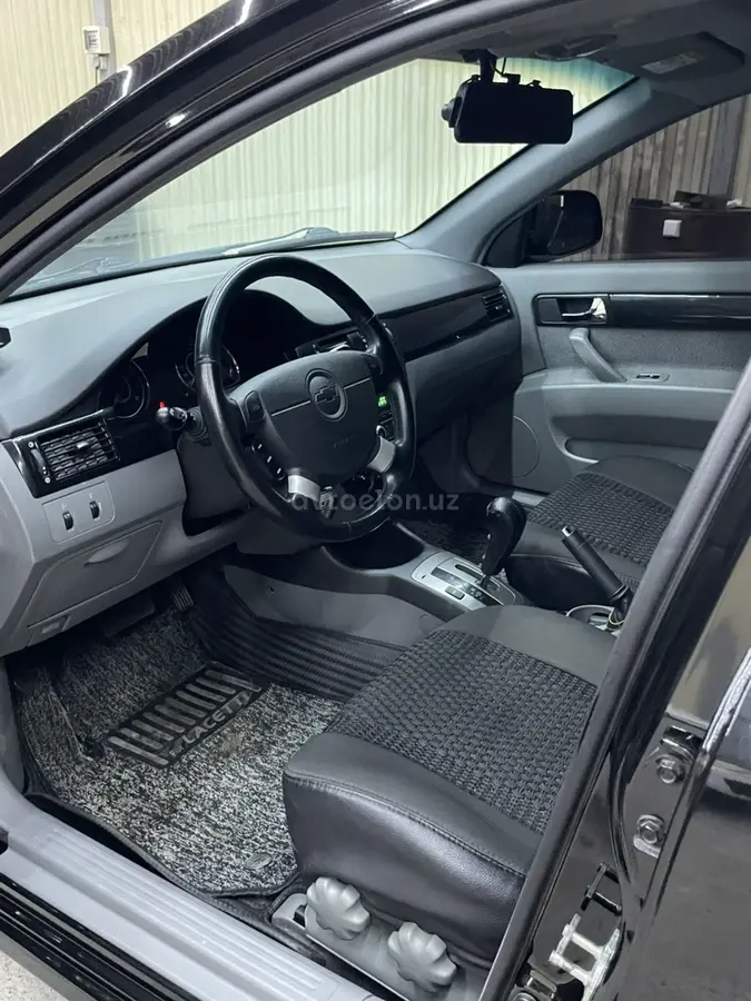 Chevrolet Gentra,  3 позиция