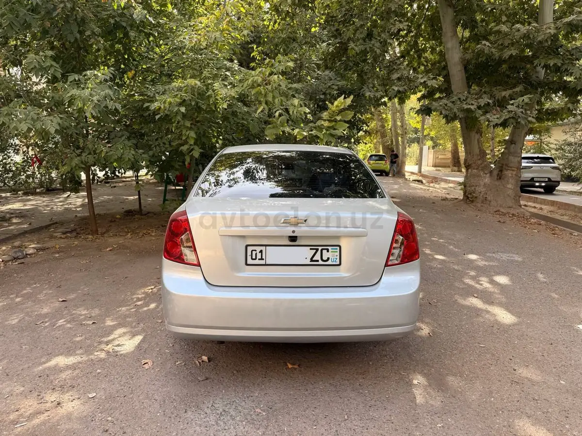 Chevrolet Gentra,  3 позиция
