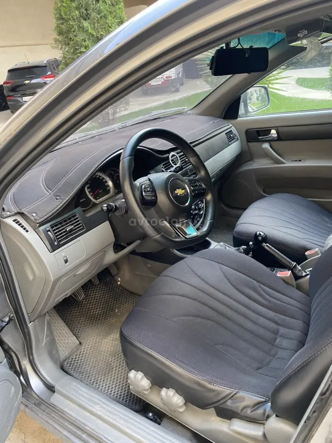 Chevrolet Gentra,  1 позиция Газ-бензин