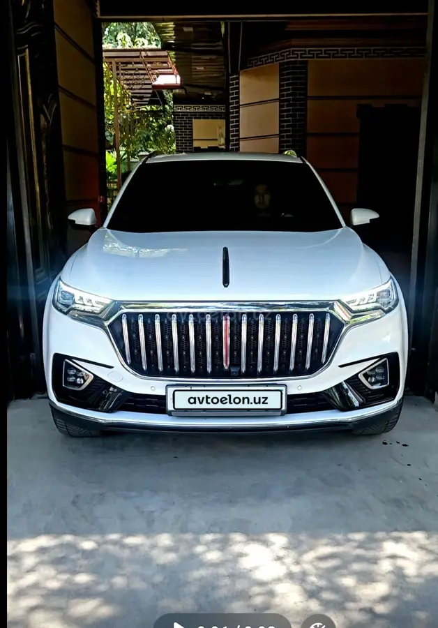 Hongqi HS5
