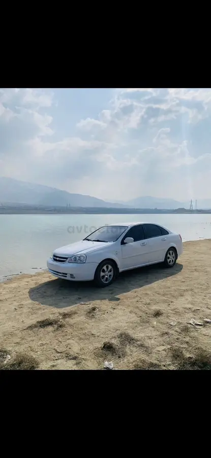 Chevrolet Lacetti,  1 позиция Газ-бензин