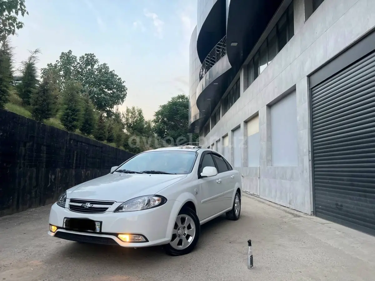 Chevrolet Gentra,  3 позиция