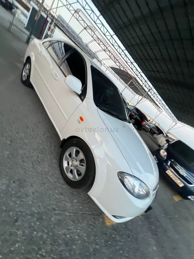 Chevrolet Gentra,  2 позиция
