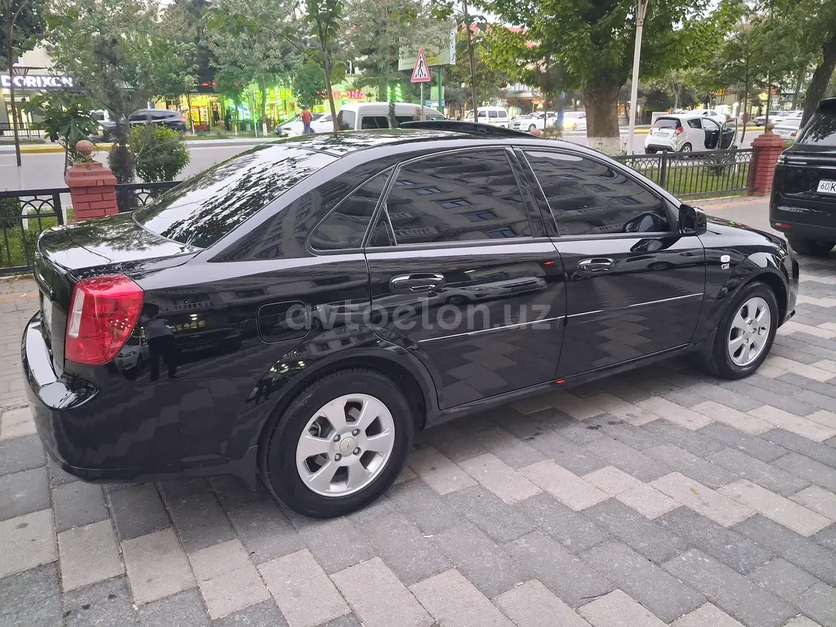 Chevrolet Gentra,  3 позиция