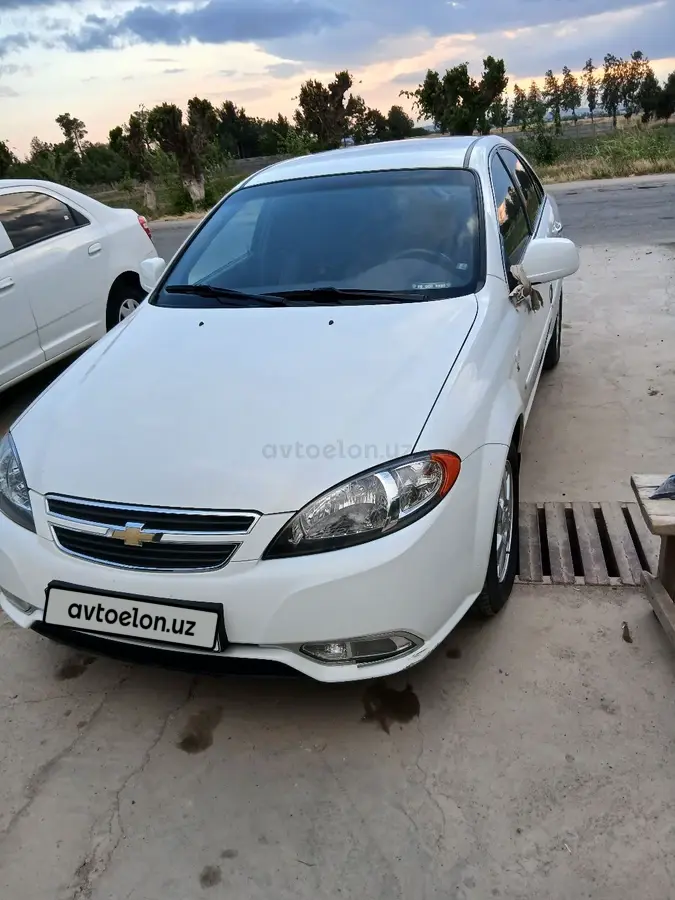 Chevrolet Gentra,  2 позиция