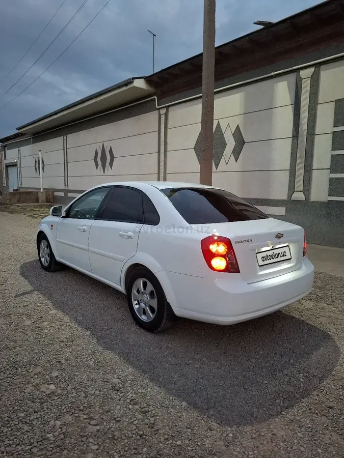 Chevrolet Gentra,  3 позиция