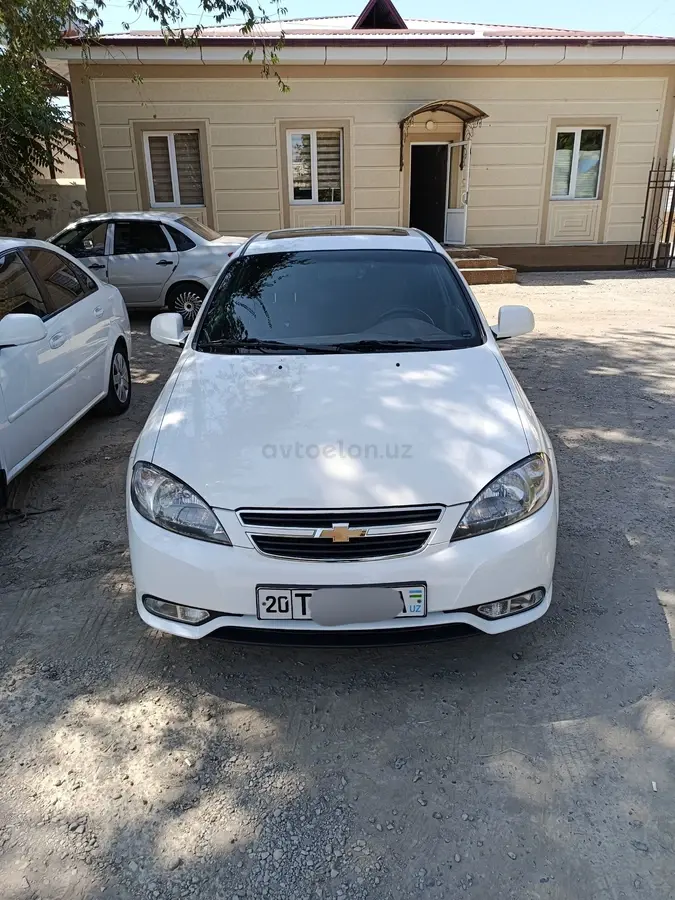 Chevrolet Gentra,  3 позиция