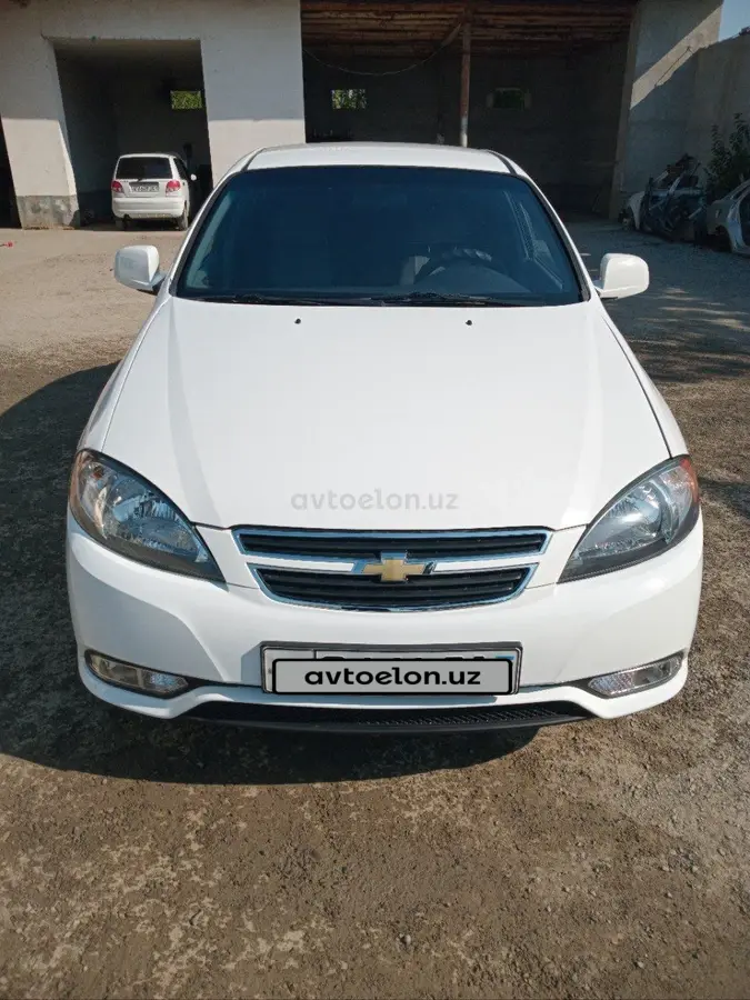 Chevrolet Lacetti,  1 позиция Газ-бензин