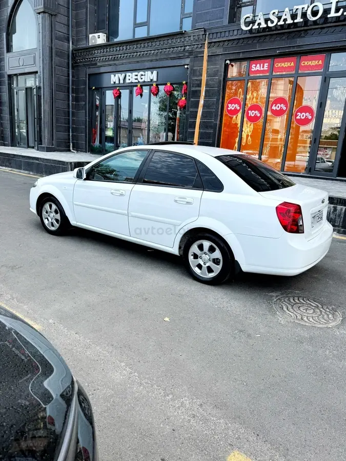 Chevrolet Gentra,  3 позиция