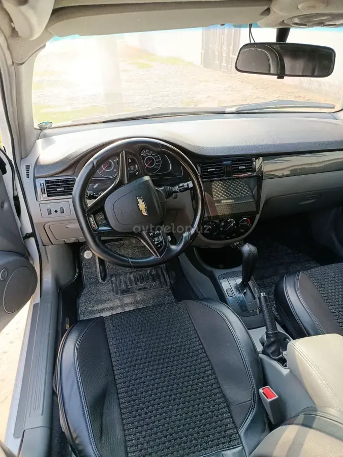Chevrolet Gentra,  3 позиция