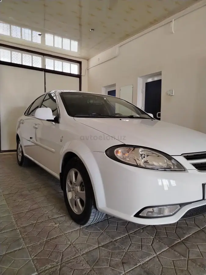 Chevrolet Gentra,  2 позиция