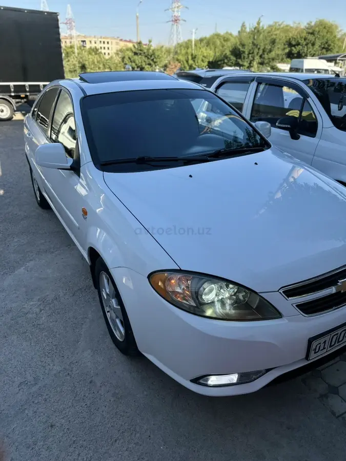 Chevrolet Gentra,  3 позиция