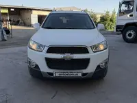 Белый Chevrolet Captiva, 2 позиция 2012 года, КПП Автомат, в Карши за 12 000 y.e. id7451762