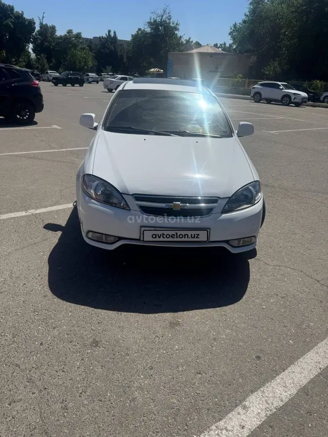 Chevrolet Gentra,  3 позиция