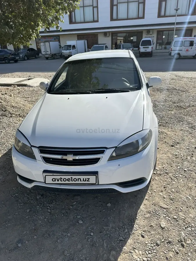 Chevrolet Lacetti,  1 позиция Газ-бензин