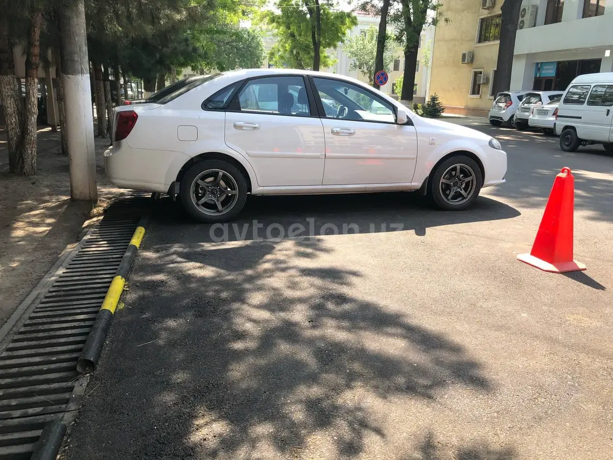 Chevrolet Gentra,  3 позиция