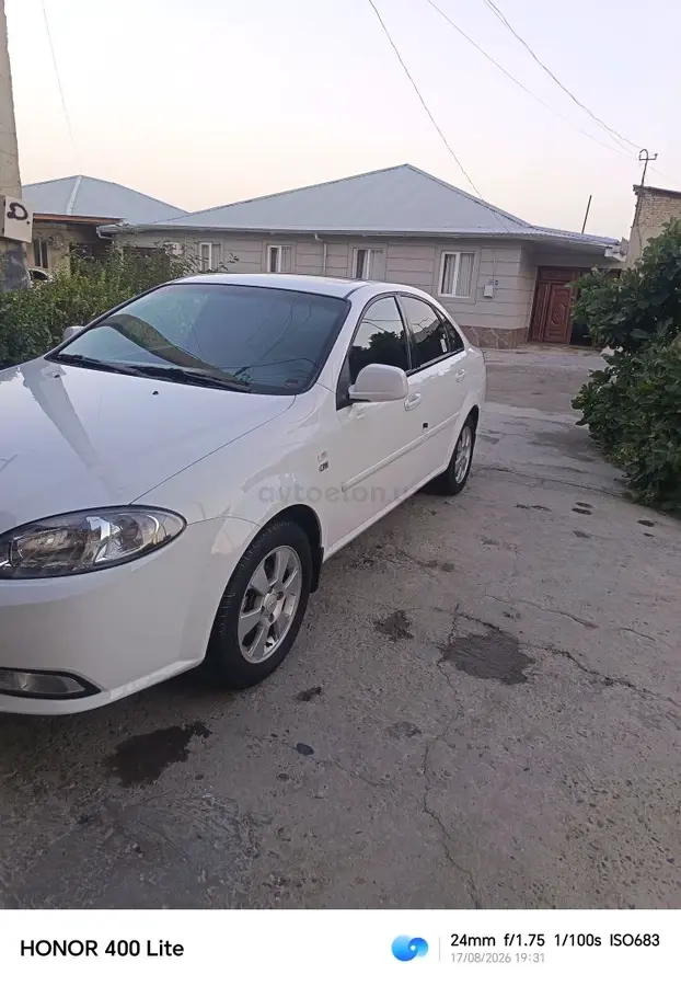 Chevrolet Gentra,  3 позиция