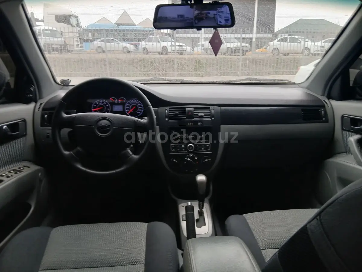 Chevrolet Gentra,  3 позиция