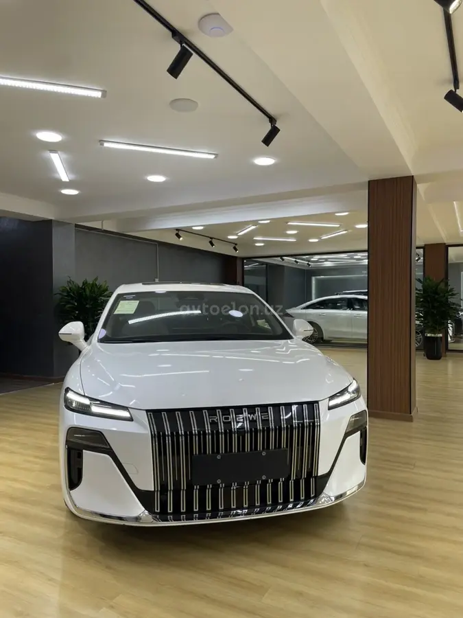 Roewe M7