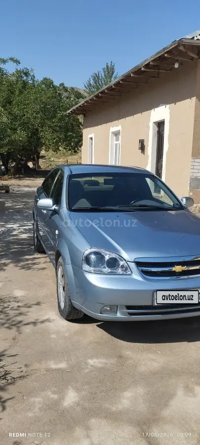 Chevrolet Lacetti,  1 позиция Газ-бензин