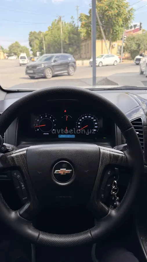 Chevrolet Captiva,  3 позиция
