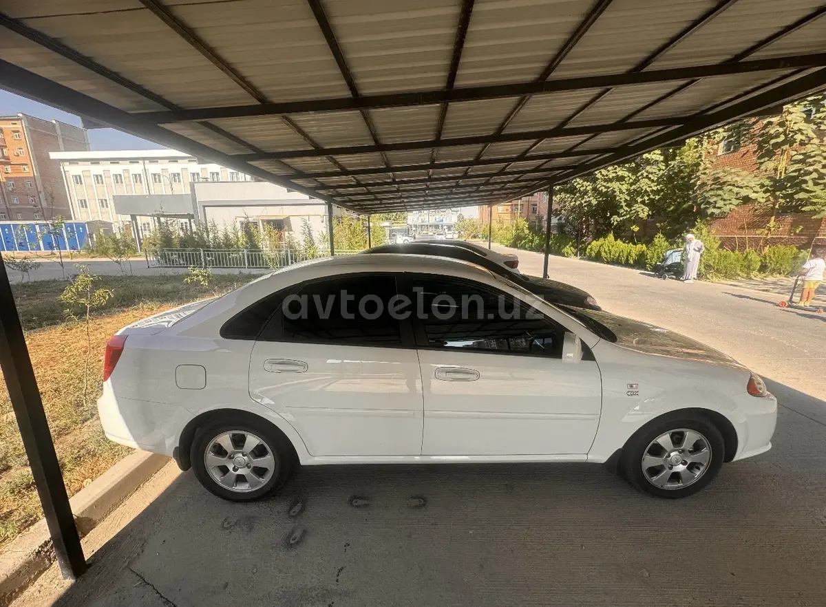 Chevrolet Gentra,  3 позиция