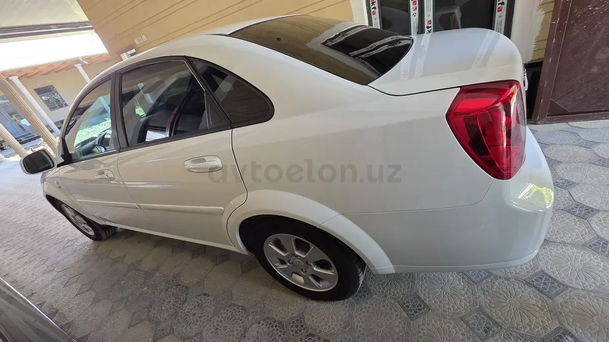 Chevrolet Gentra,  3 позиция