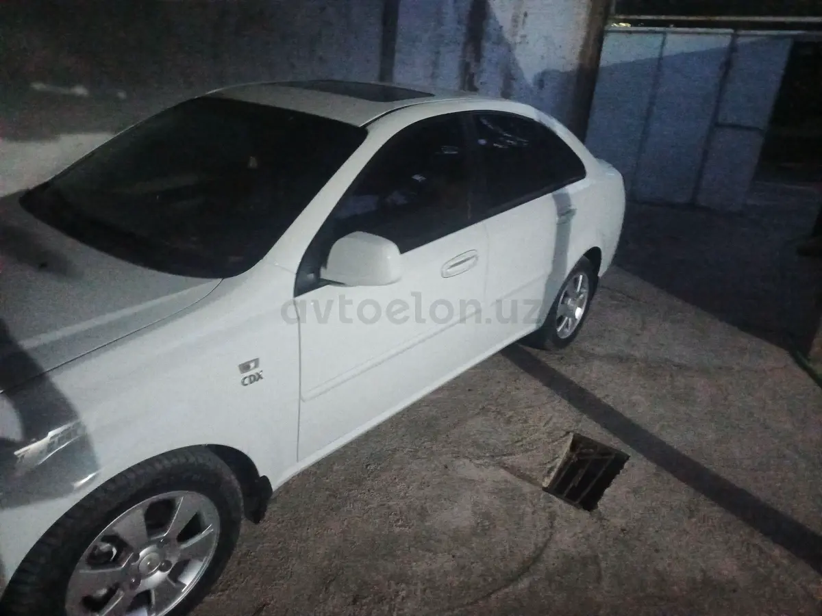 Chevrolet Gentra,  3 позиция