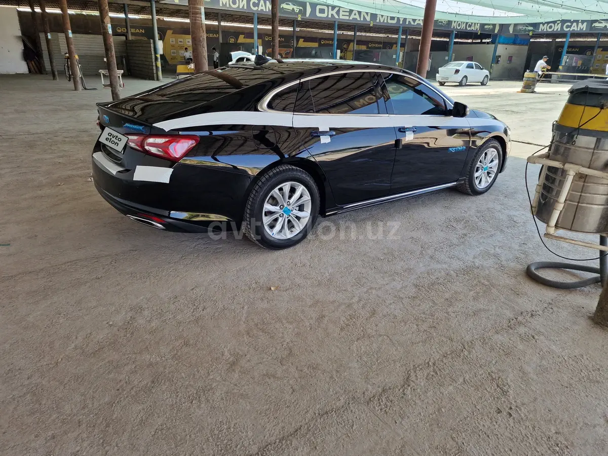 Chevrolet Malibu 2