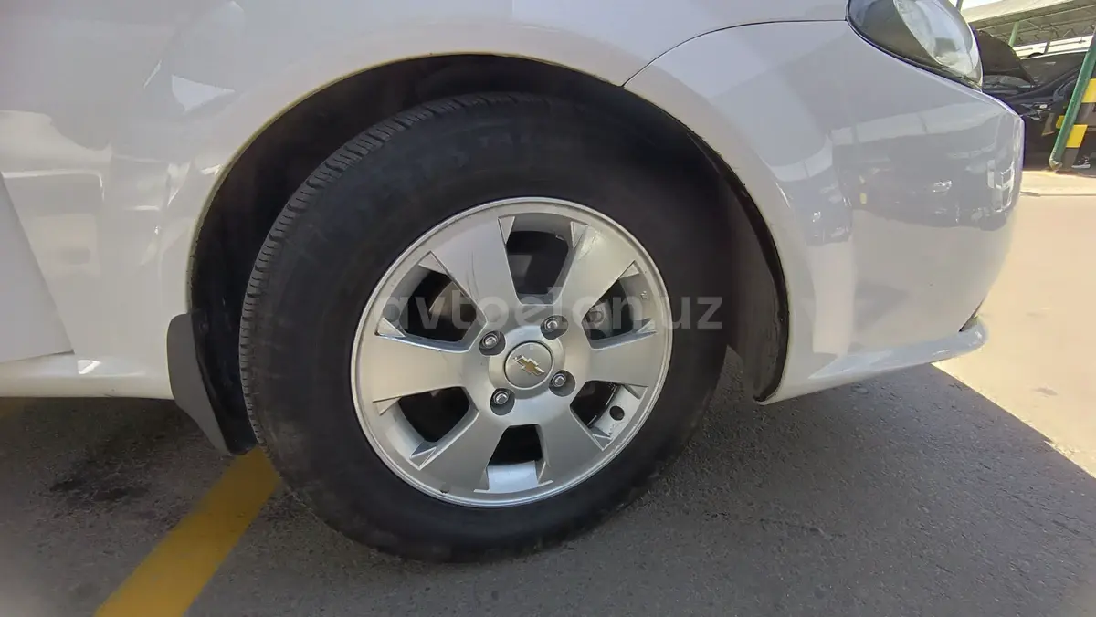 Chevrolet Gentra,  3 позиция