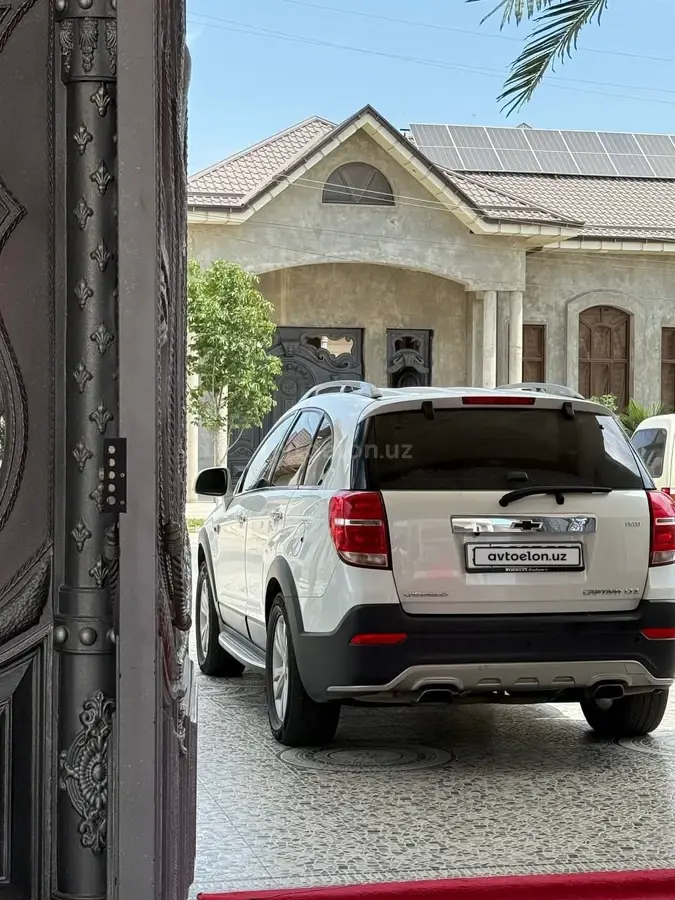 Chevrolet Captiva,  3 позиция