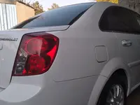 Белый Chevrolet Lacetti, 3 позиция 2009 года, КПП Автомат, в Самарканд за 6 700 y.e. id7067202