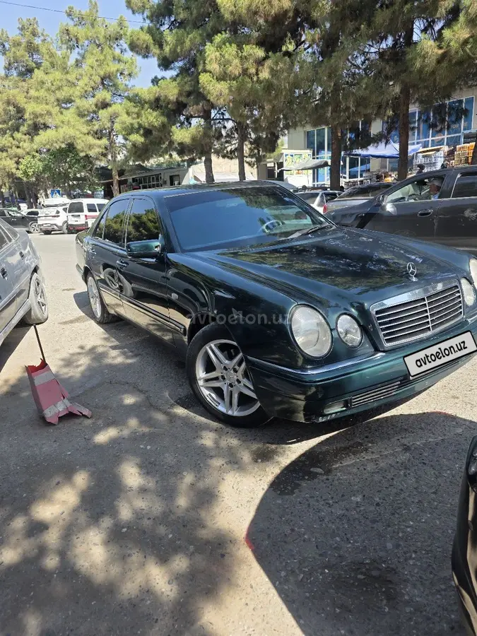 Mercedes-Benz E 200