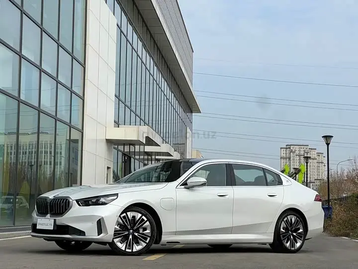 BMW i5