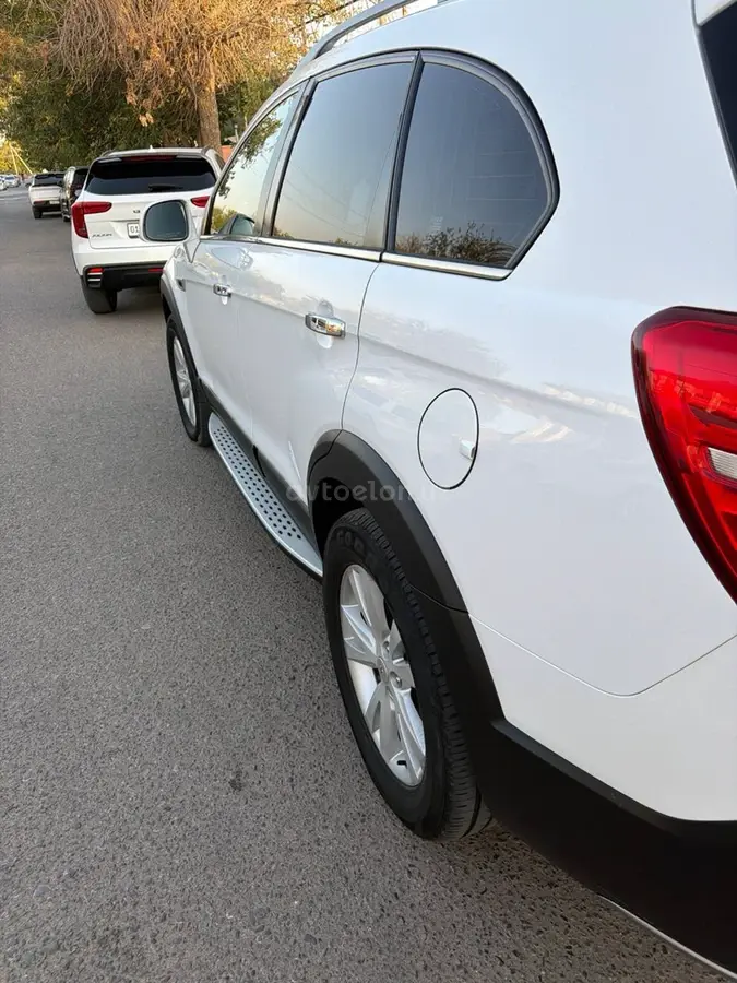Chevrolet Captiva,  3 позиция