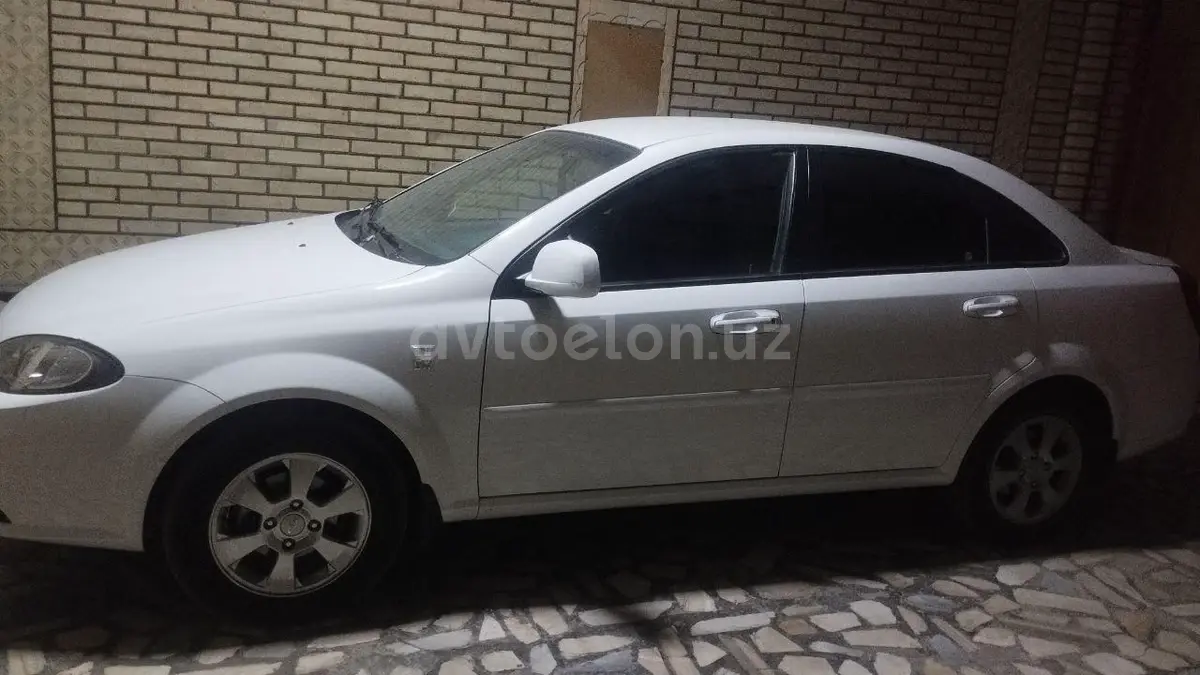 Chevrolet Gentra,  2 позиция
