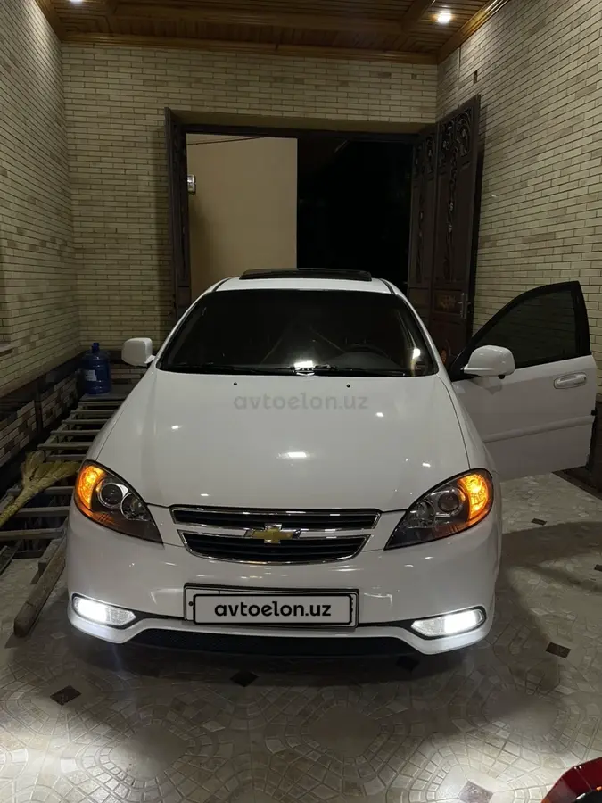 Chevrolet Gentra,  3 позиция
