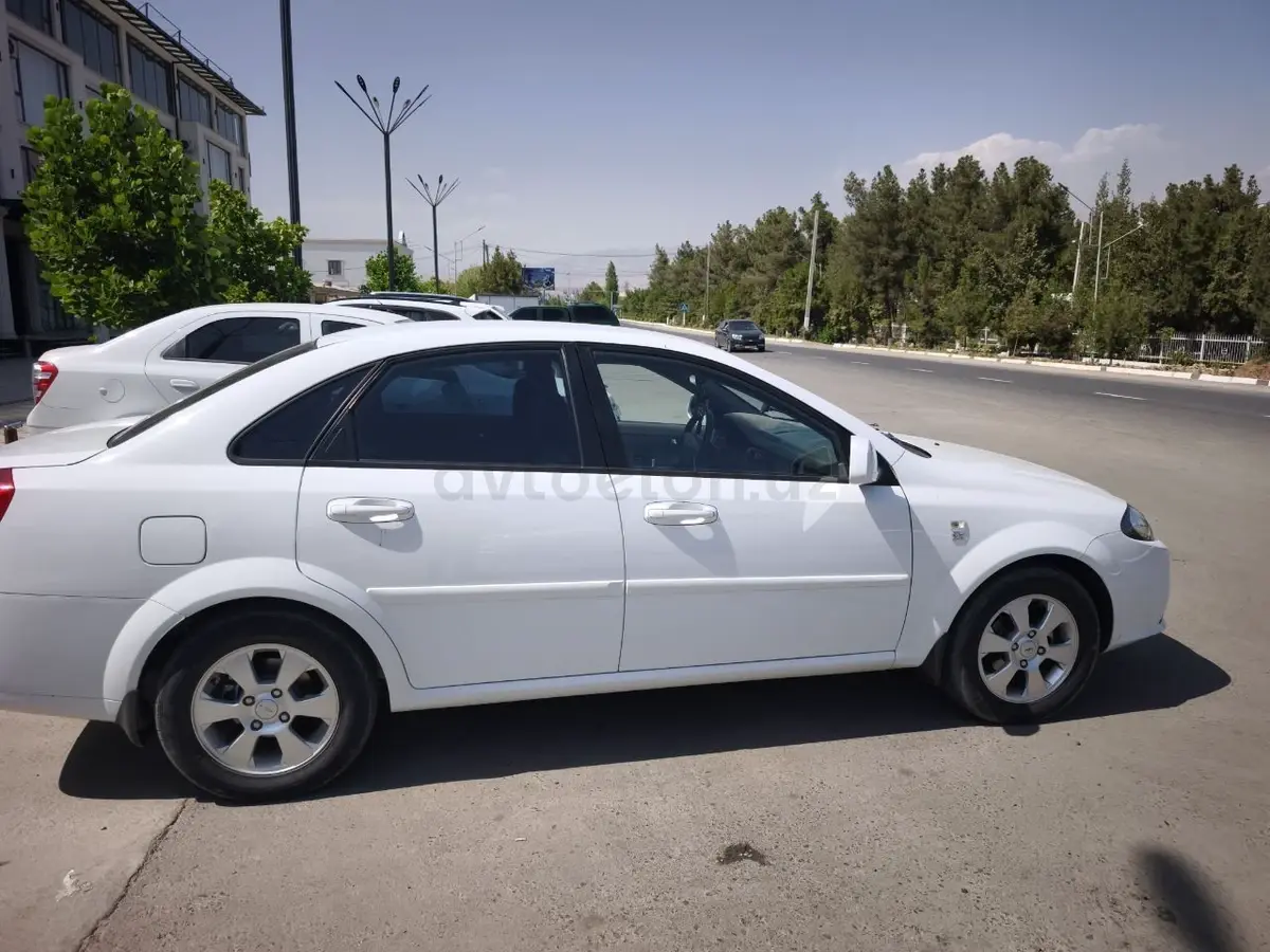 Chevrolet Gentra,  2 позиция