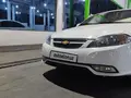 Белый Chevrolet Gentra, 3 позиция 2019 года, КПП Автомат, в Кумкурганский район за ~9 196 y.e. id6610241