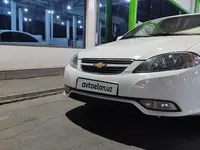 Белый Chevrolet Gentra, 3 позиция 2019 года, КПП Автомат, в Кумкурганский район за ~9 196 y.e. id6610241