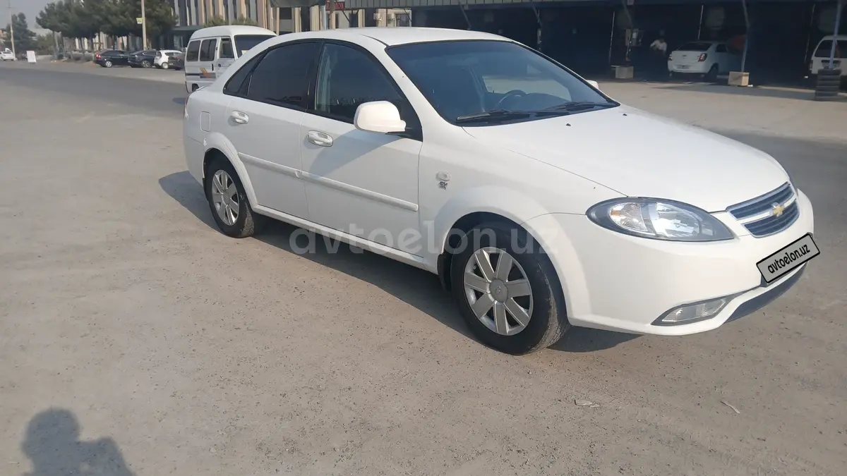 Chevrolet Gentra,  1 позиция