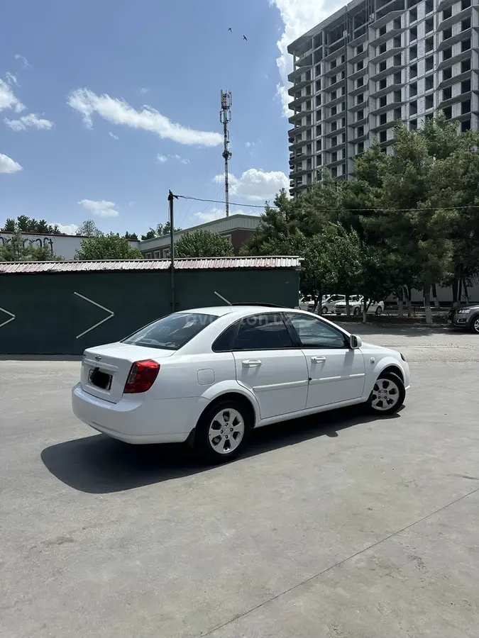 Chevrolet Gentra,  3 позиция